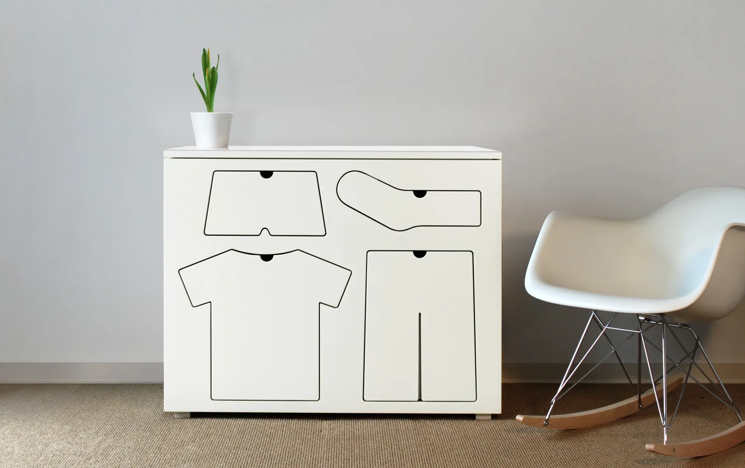 Icon Dresser Peter Bristol Main