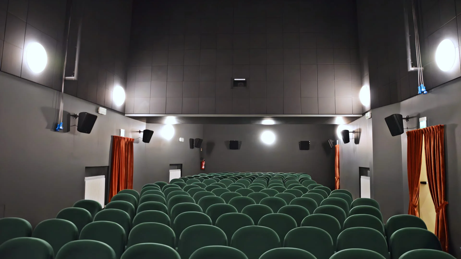 Realizzazione del cinema modernissimo perugia 2014 Design d'Ingegno